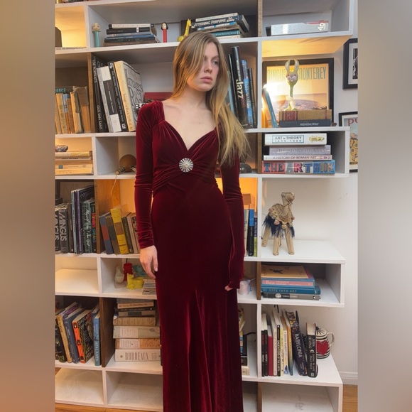 Marc Bouwer Deep Red Velvet Long Sleeve Dress - Picture 1 of 7